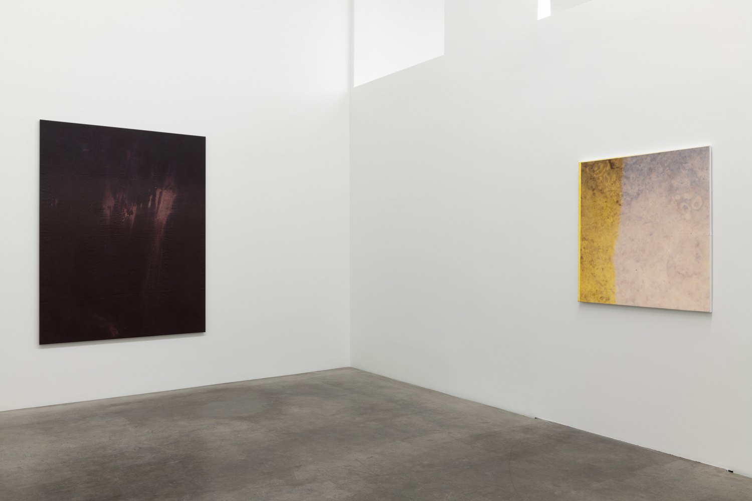 Installation view, Sergej Jensen,&nbsp;Abstract Paintings, Galerie Neu, Berlin 2020
