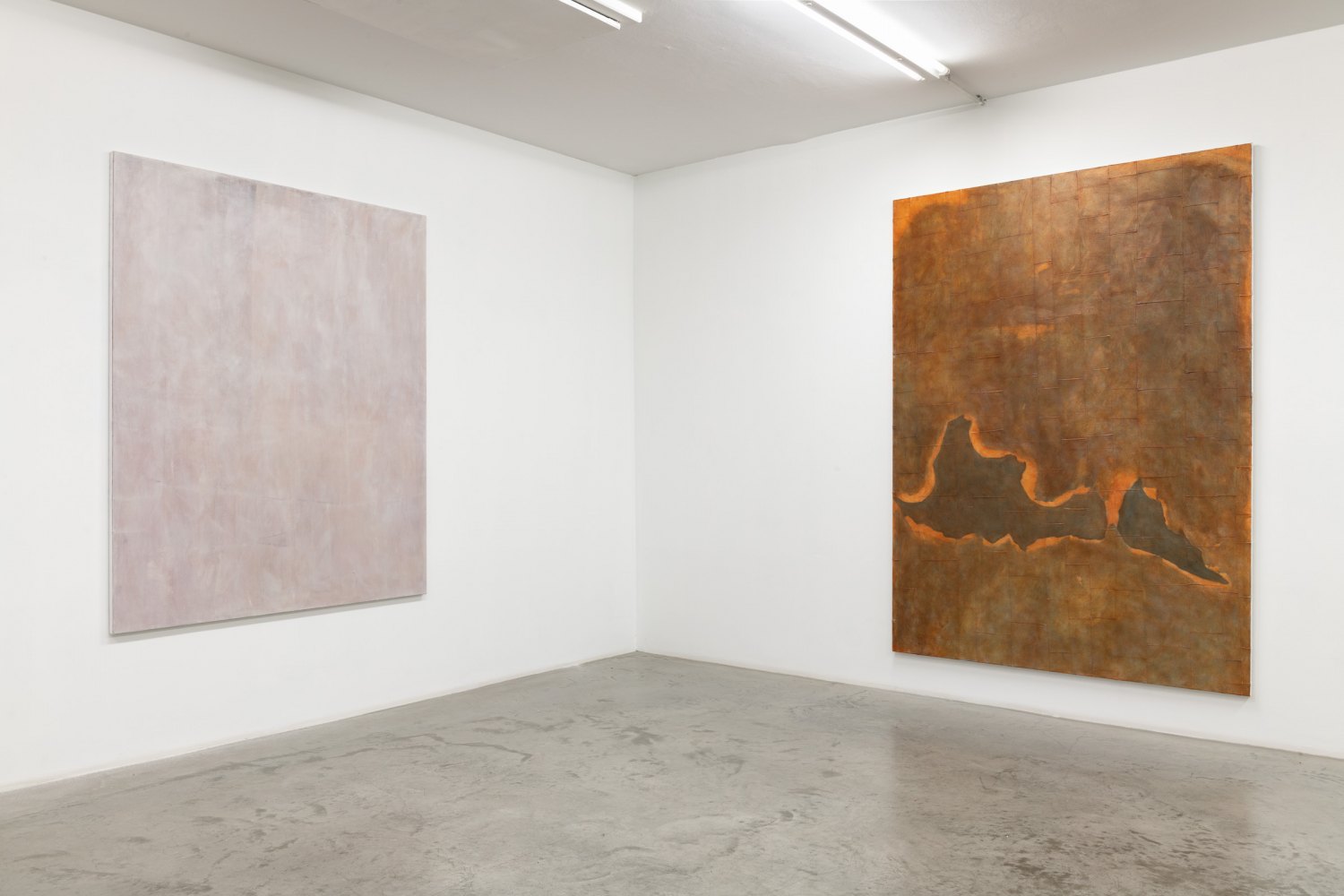 Installation view, Sergej Jensen,&nbsp;Abstract Paintings, Galerie Neu, Berlin 2020