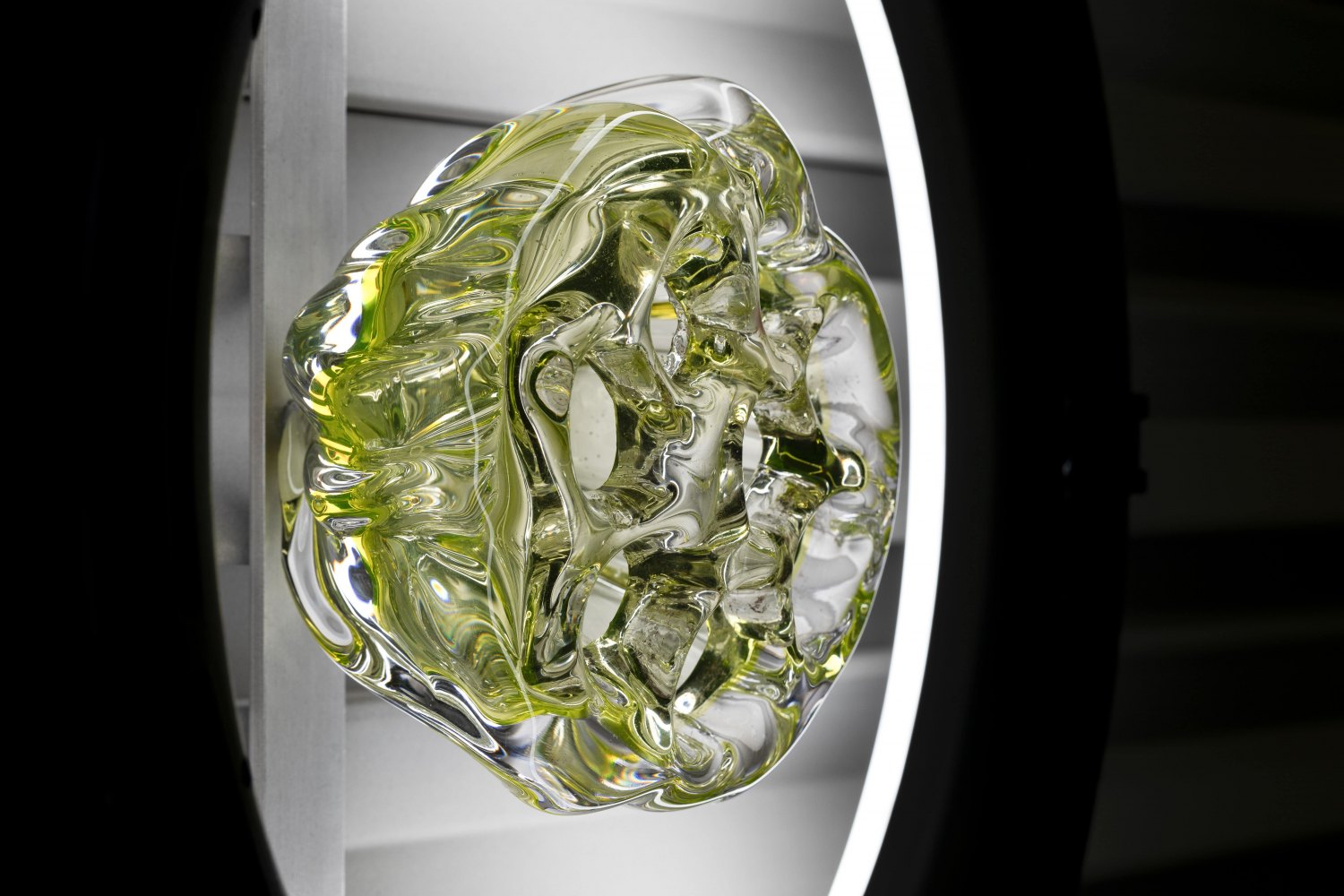 Yngve Holen  Trypophobia, 2021 Ring light, uranium glass, steel, silicone, 53 x 45 x 14, Detail  