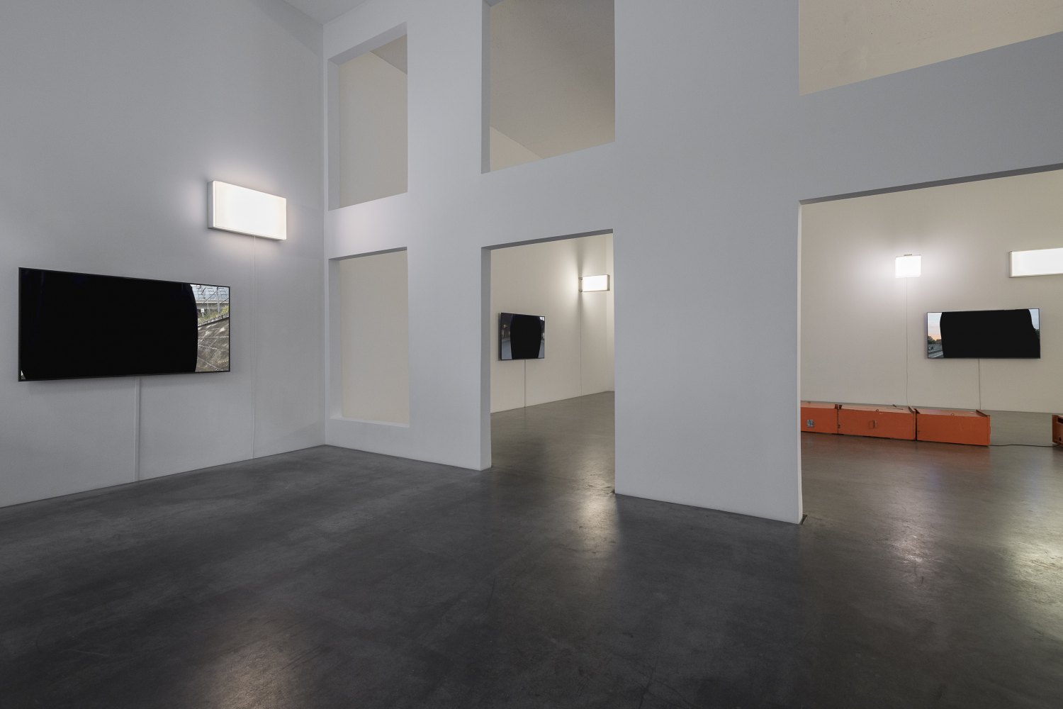 Installation view, Klara Lidén, (0, 0, 0), Galerie Neu, Berlin, 2023 