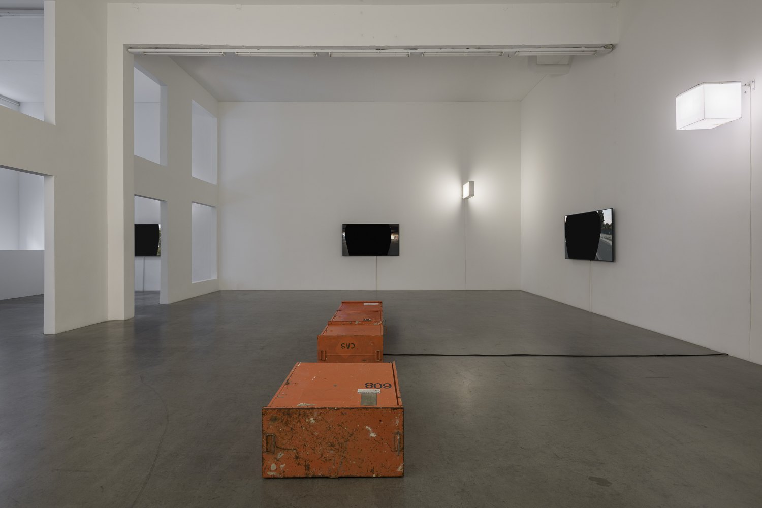 Installation view, Klara Lidén, (0, 0, 0), Galerie Neu, Berlin, 2023