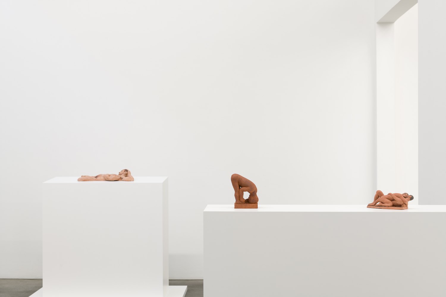 Installation view, Louis Fratino, La scorza, Galerie Neu, Berlin, 2025