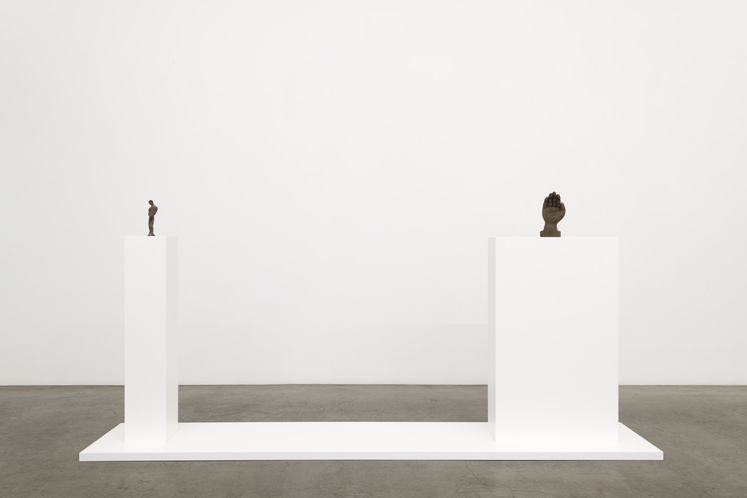 Installation view, Louis Fratino, La scorza, Galerie Neu, Berlin, 2025