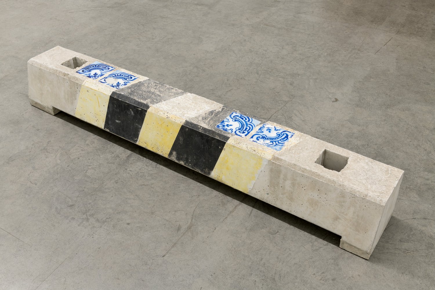 Manfred Pernice barriere 'Tiefgarage', 2008 Concrete, paint 199 x 30 x29 cm