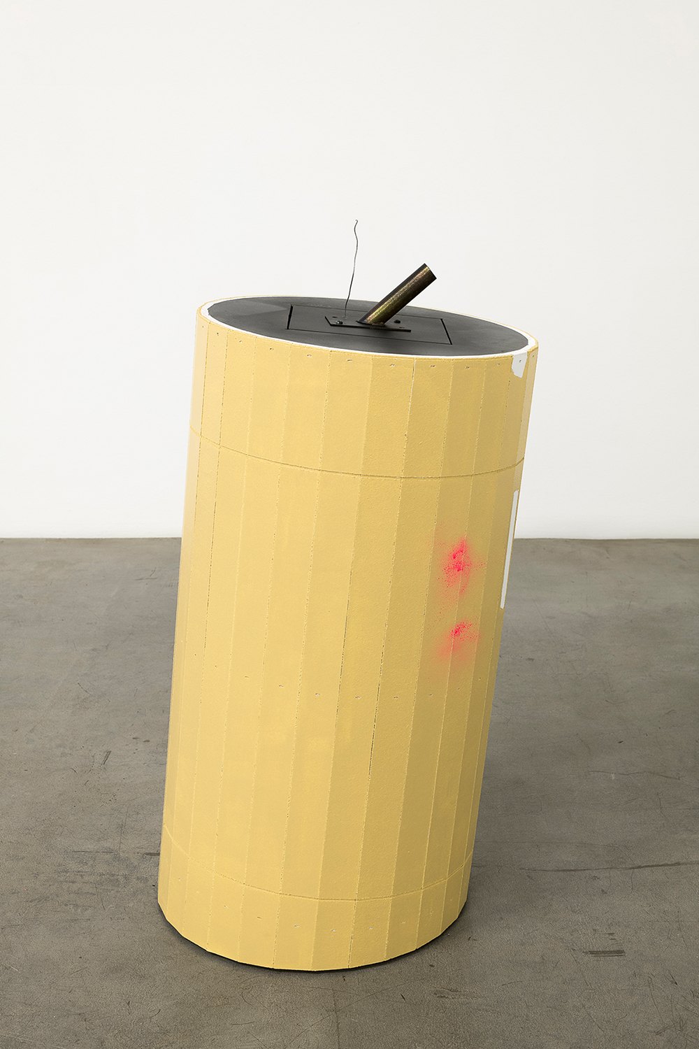 Manfred Pernice anticorpo 7, 2024 Wood, varnish, spray paint, iron, metal 97 x  Ø 45.5 cm