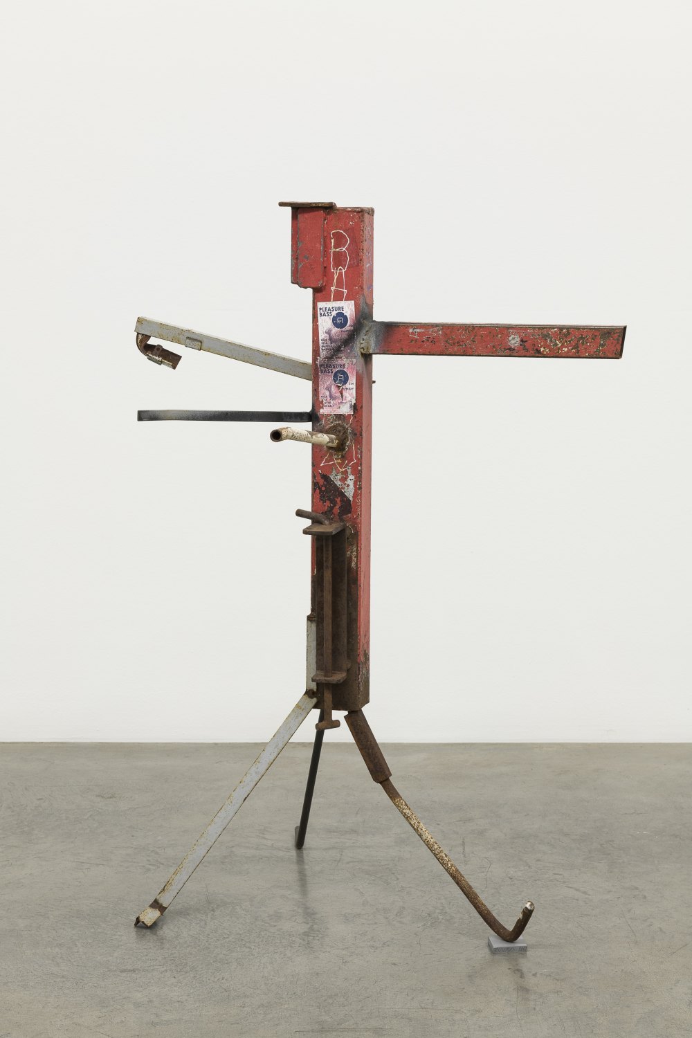 Manfred Pernice Baum, 2020 Metal, iron 138 x 97 x 93 cm 