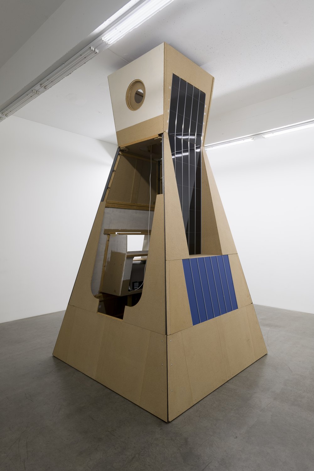 ESTREL; quattro stagioni, 2002 Mixed media 302 x 302 x 540 cm