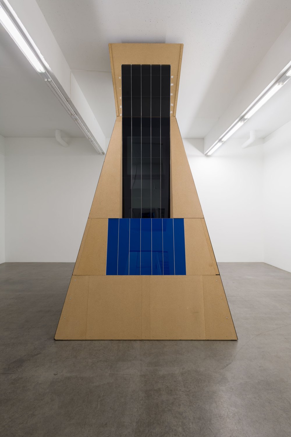 ESTREL; quattro stagioni, 2002 Mixed media 302 x 302 x 540 cm