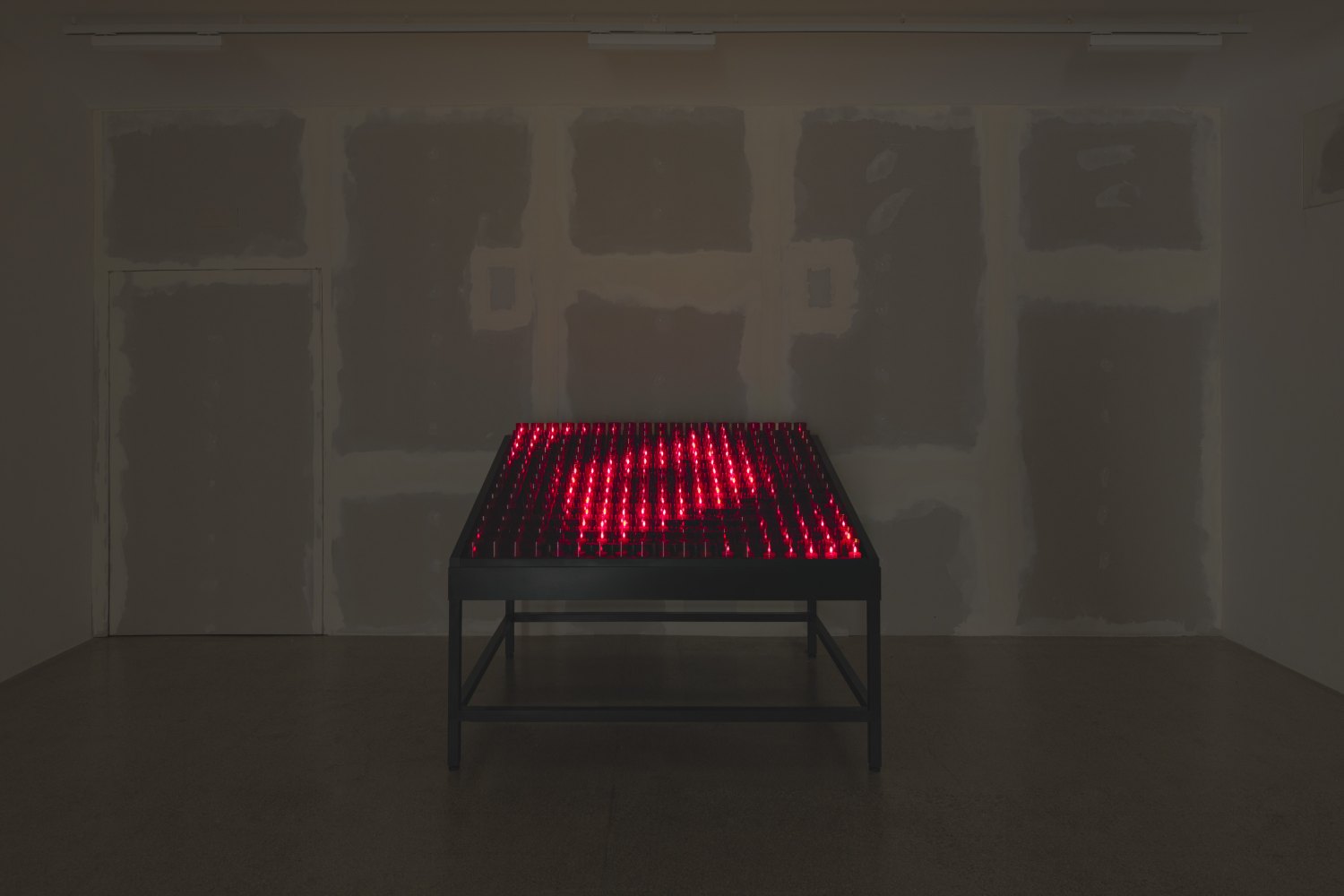 Jeremy ShawDevotion Structure (Accumulated),&nbsp;2025247 hand blown glasses, burnished steel, electric candles, animating electronics, 3.1sound113 x 162.2 x 116.4 cm 