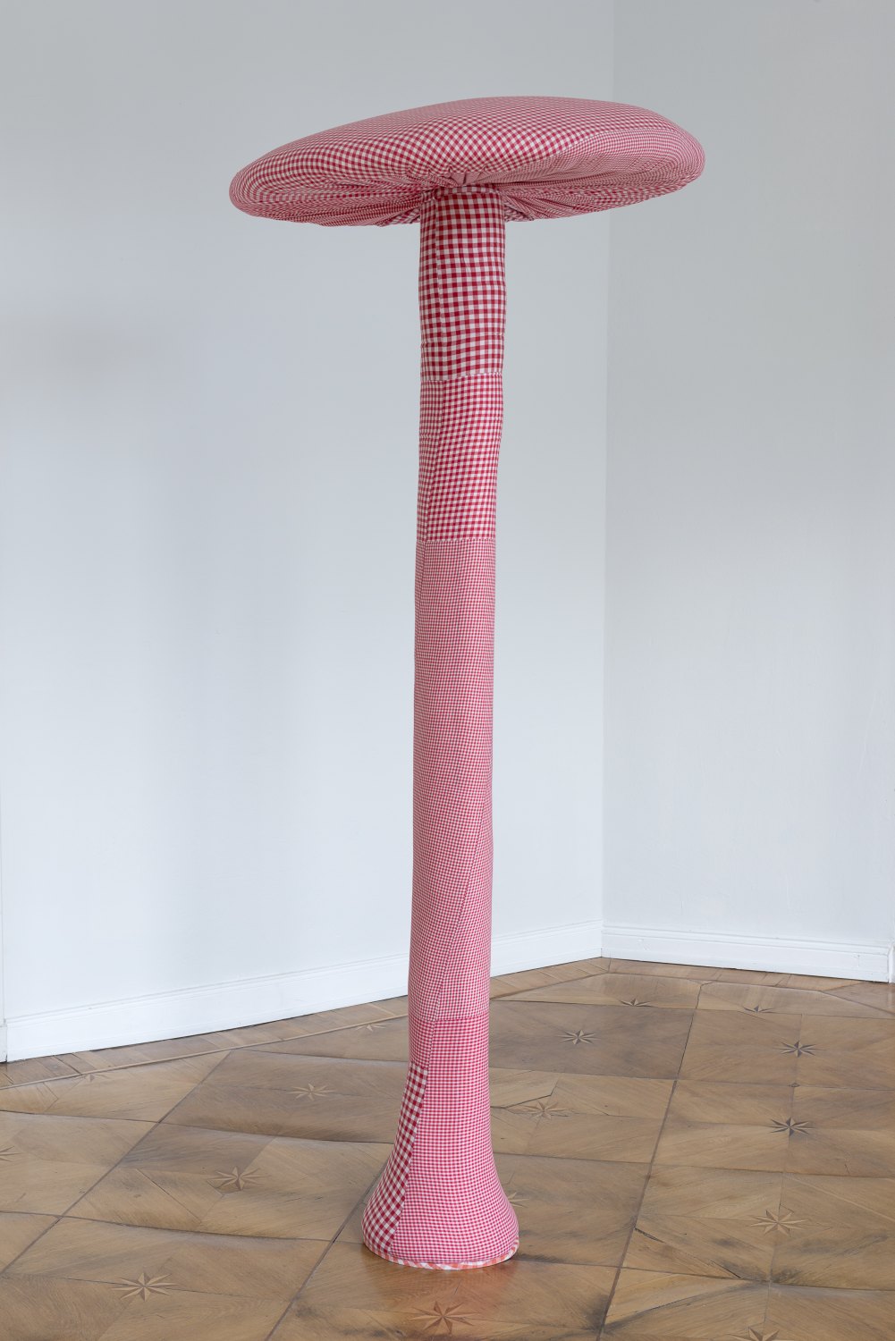 #19, 2000Cotton, foam, wood, plexi glassh = 240,&nbsp;⌀ = 100