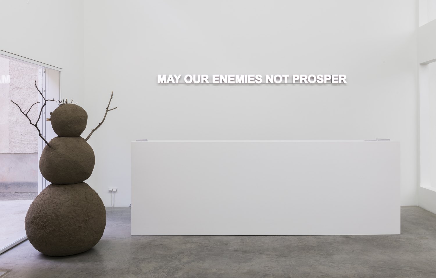 Claire Fontaine, May our enemies not prosper Installation view, Galerie Neu, Berlin 2016